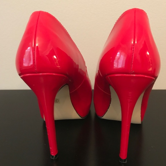 Diba Shoes Red Pumps - Picture 3 of 6
