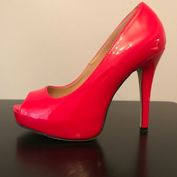 Diba Shoes Red Pumps - Picture 4 of 6