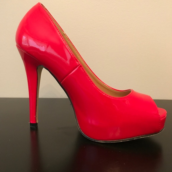 Diba Shoes Red Pumps - Picture 5 of 6