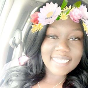 Meet your Posher, Elizabeth