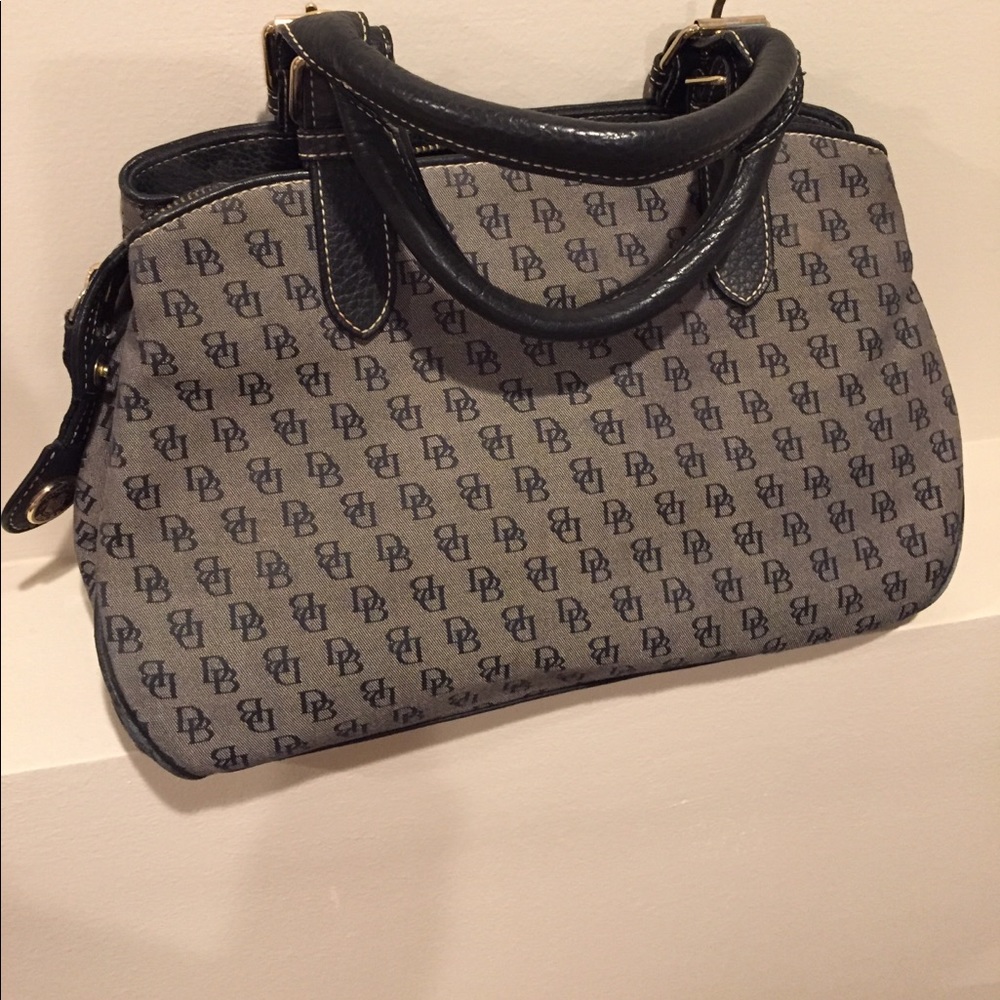 PRICE DROP Dooney & Bourke Bucket Satchel