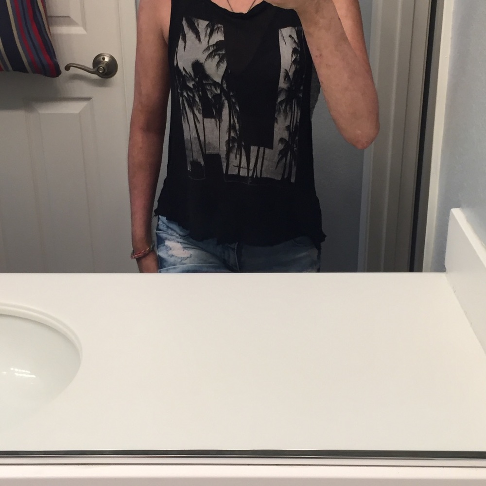 FOREVER 21 SEE THROUGH L.A SIDE CUT TANK TOP!