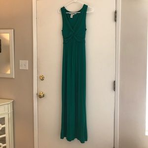 Long emerald green maxi dress