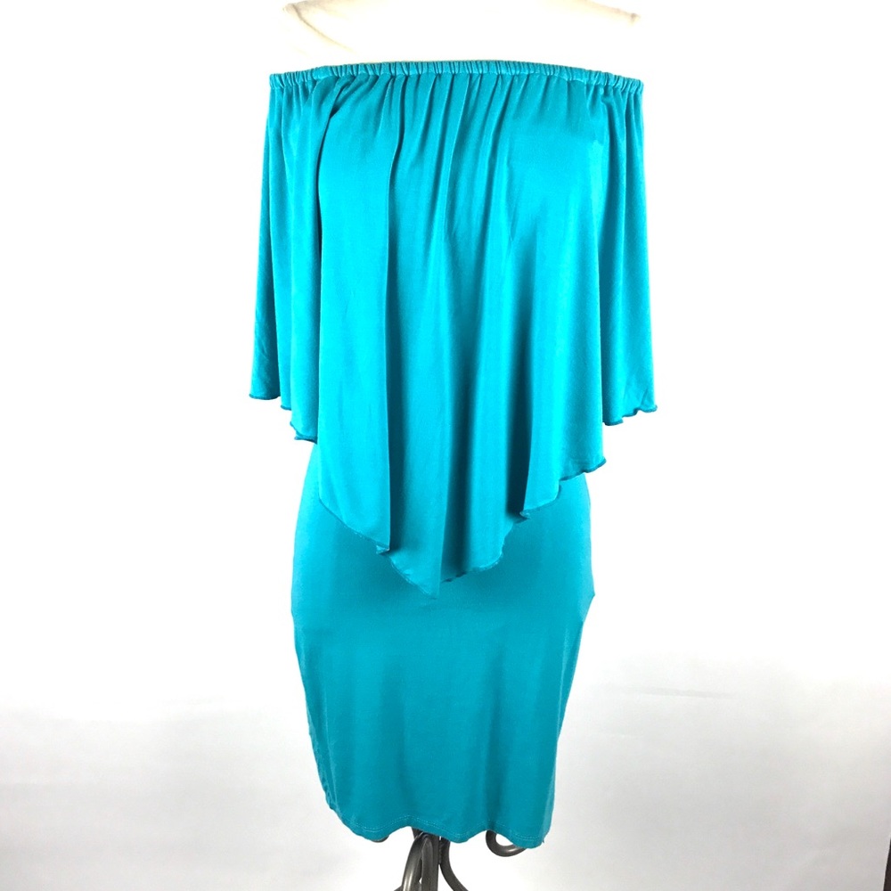 Culture Phit Nalah Dress off the shoulder.