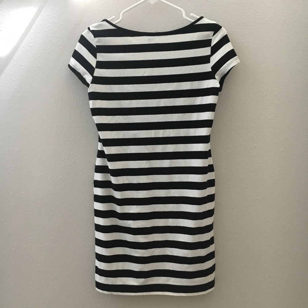 Medium H&M jersey dress black white striped - Picture 3 of 3