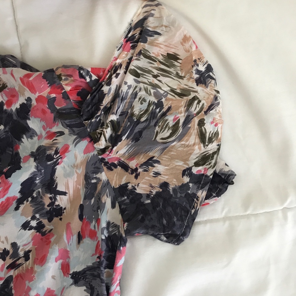 Button down v-neck top - Picture 3 of 4
