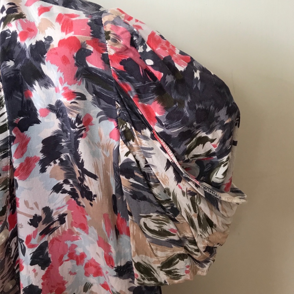Button down v-neck top - Picture 4 of 4