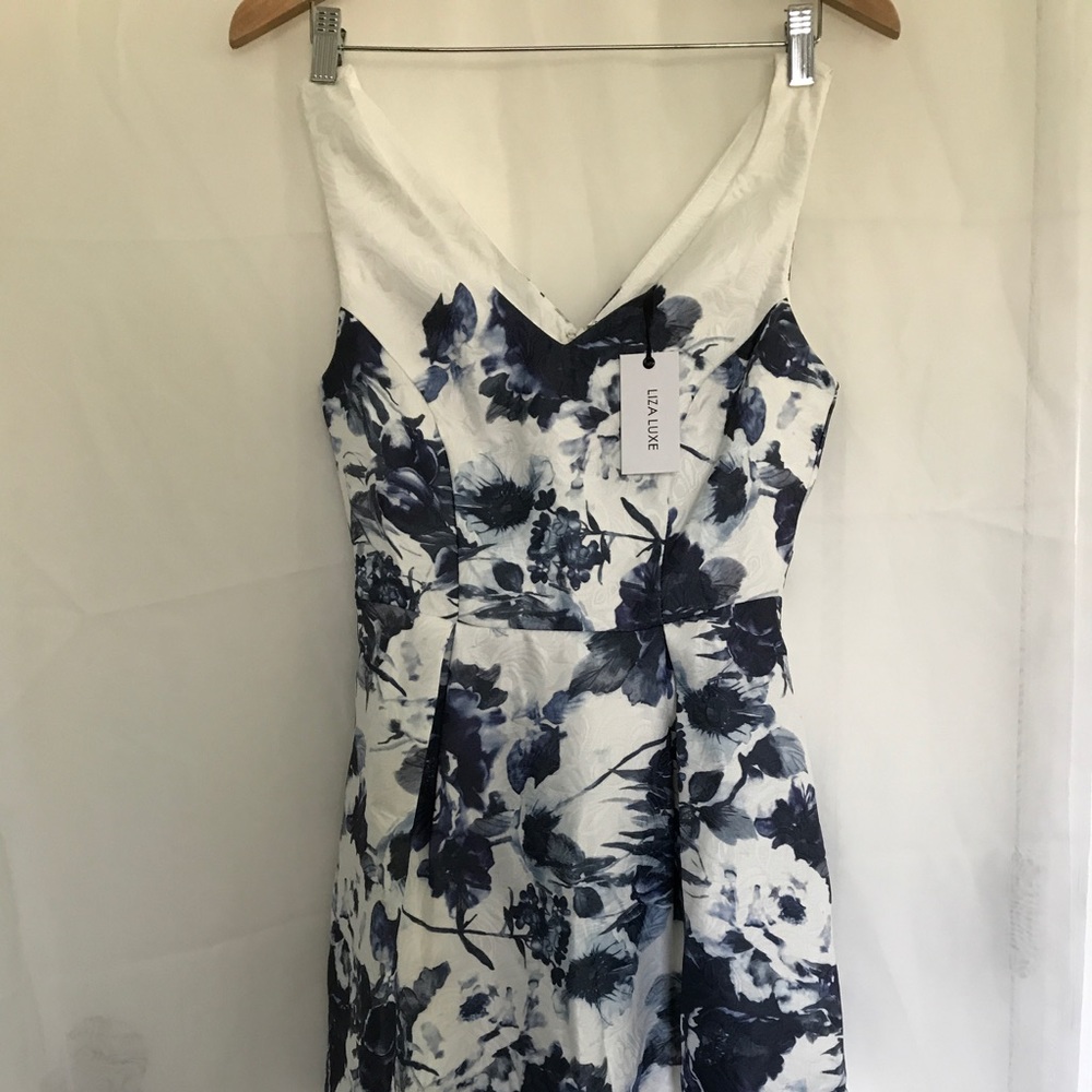 Rare NWT LIZA LUXE Flower Dress w Two Side Pockets