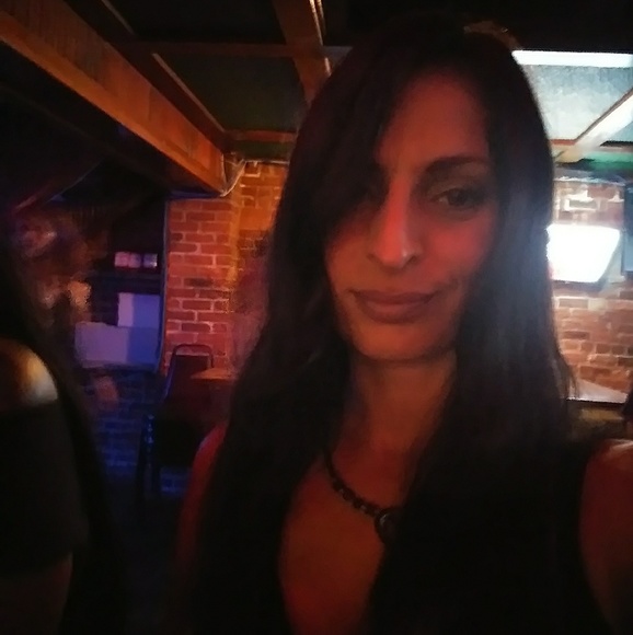 Meet your Posher, Jen - Picture 2 of 5