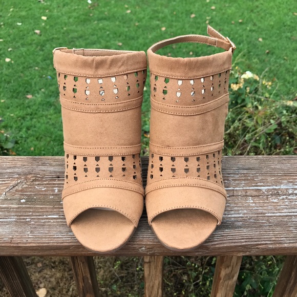 Tan Wedges - Picture 3 of 4