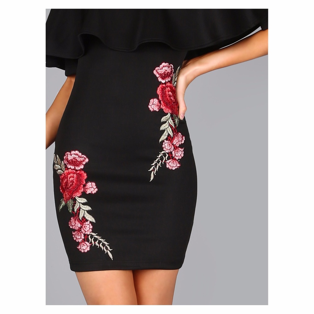 ❗️FINAL PRICE Black Embroidered Bodycon Dress - Picture 4 of 7