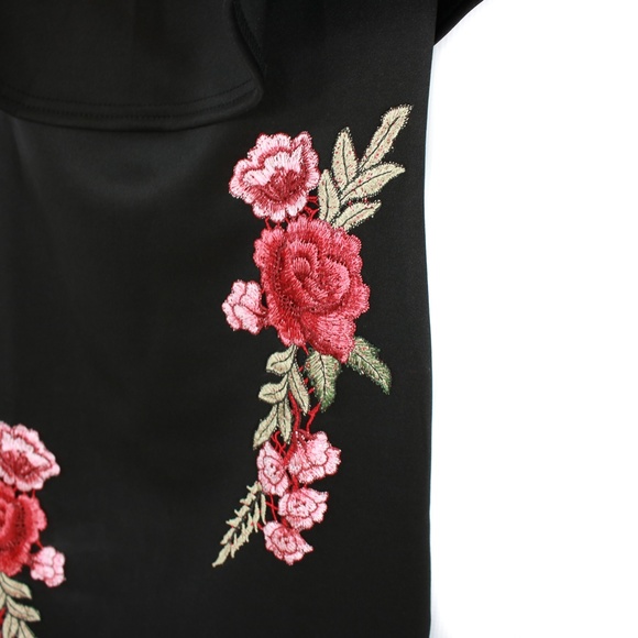 ❗️FINAL PRICE Black Embroidered Bodycon Dress - Picture 6 of 7