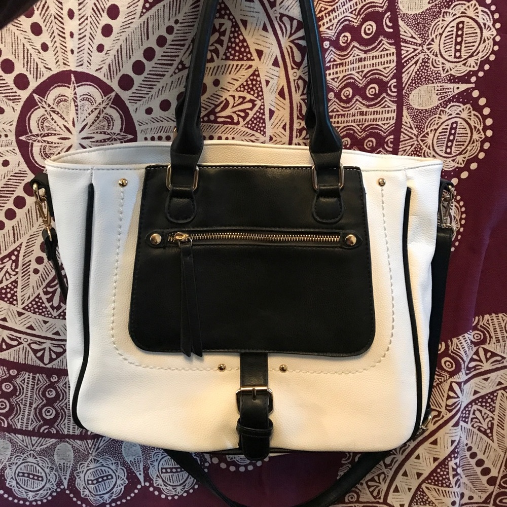 Mint condition Steve Madden purse