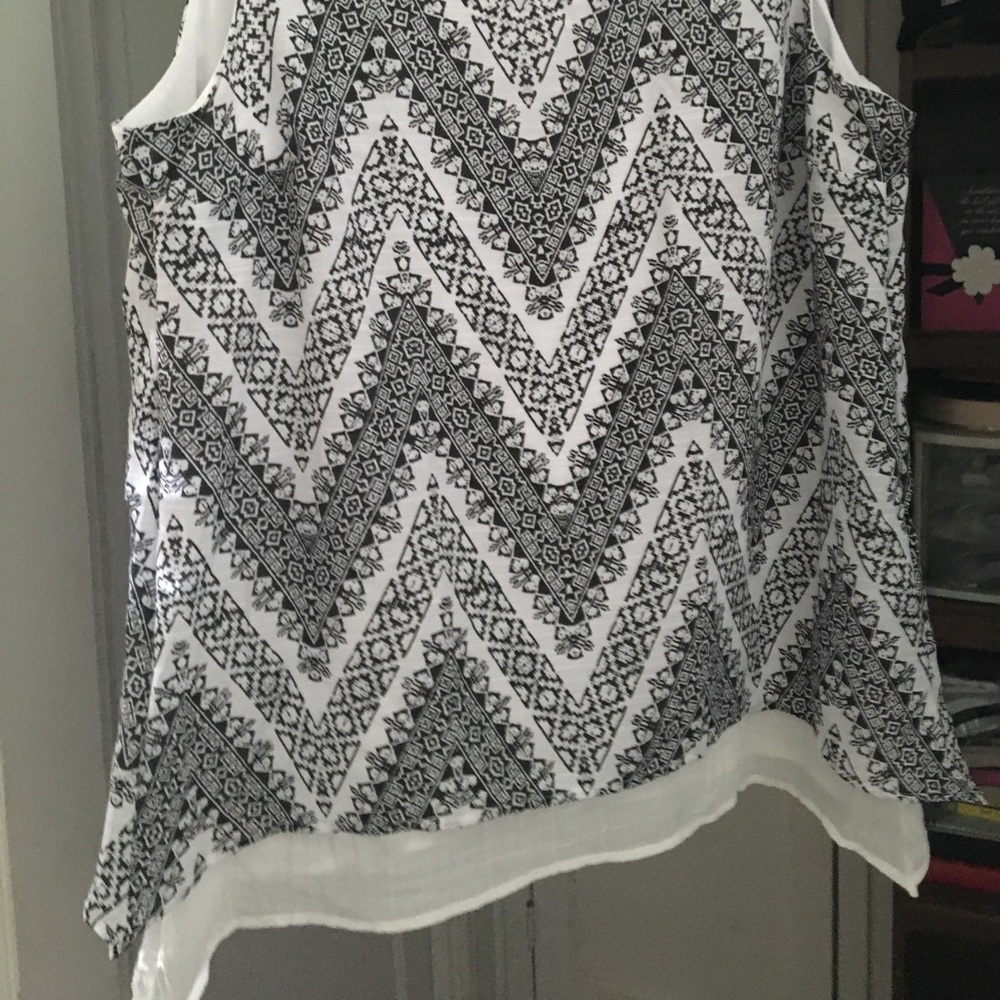 AGB black and white shark tooth style dress tank