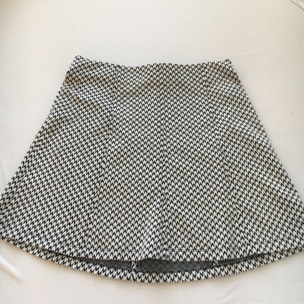 Loft Black and White Skirt size small