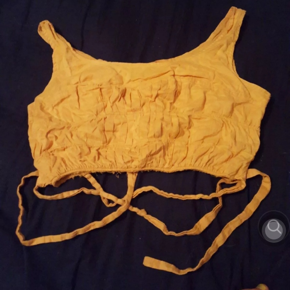 Golden pixie crop top - Picture 2 of 3