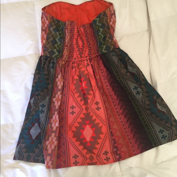 Aztec print strapless dress - Picture 5 of 8