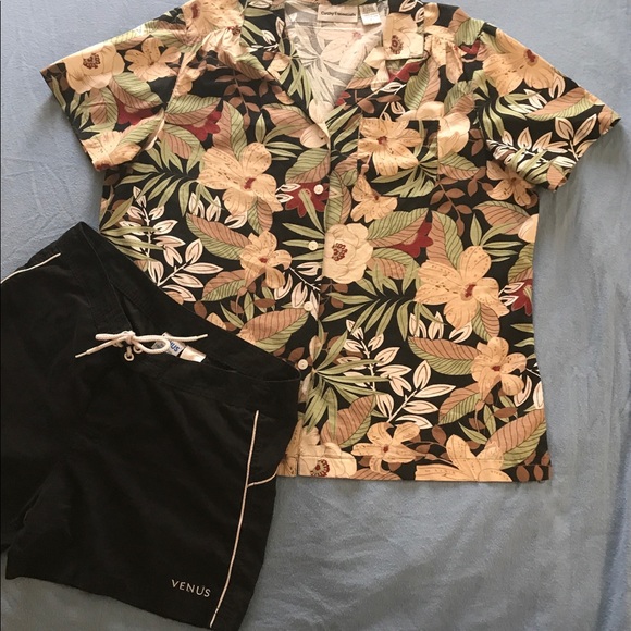 Cathy Essentials Tops - CATHY ESSENTIAL TROPICAL HAWAIIAN PRINT WOMANS TOP