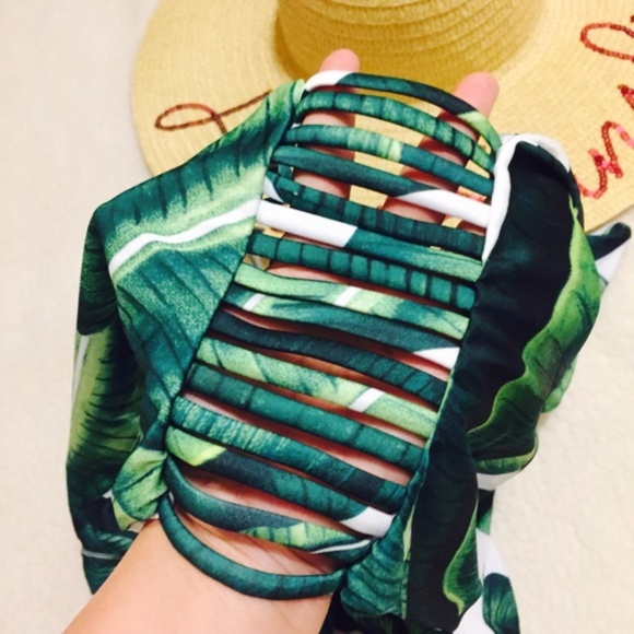 BEST SELLER Tropical Palm Leaf One Piece Swimsuit - Picture 3 of 8