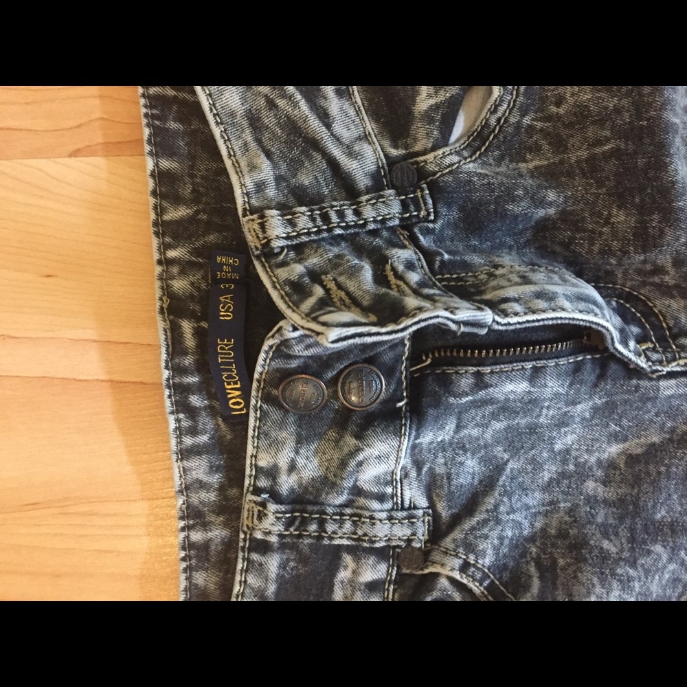 Jeans - Picture 2 of 2
