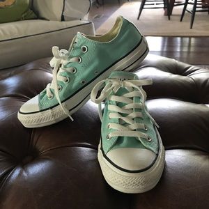Converse Chuck Taylor All Star Low Top size 7