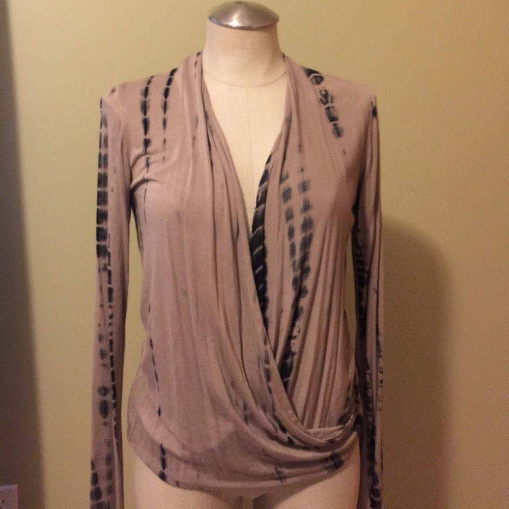 Super soft flattering long sleeve from Buckle