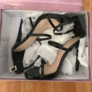 Annie Pinky Black Strappy Heels size8