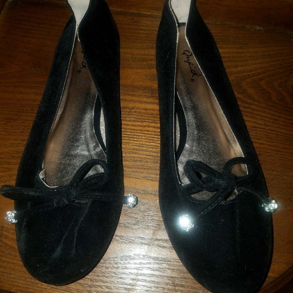 Women's Qupid black suede flats