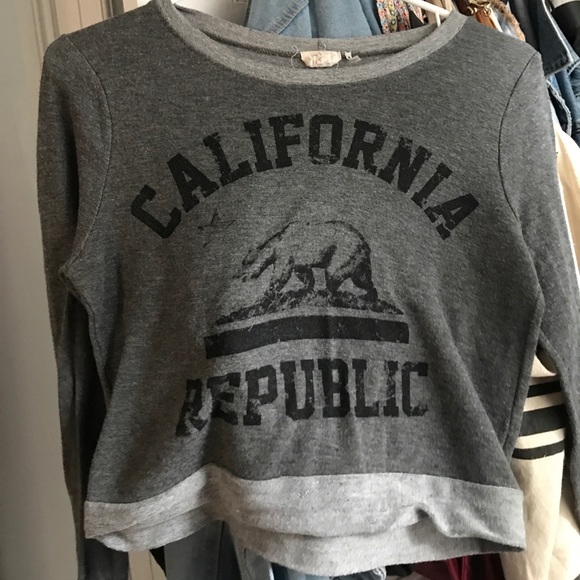 Sweater from one clothing. It's warm! - Picture 1 of 3