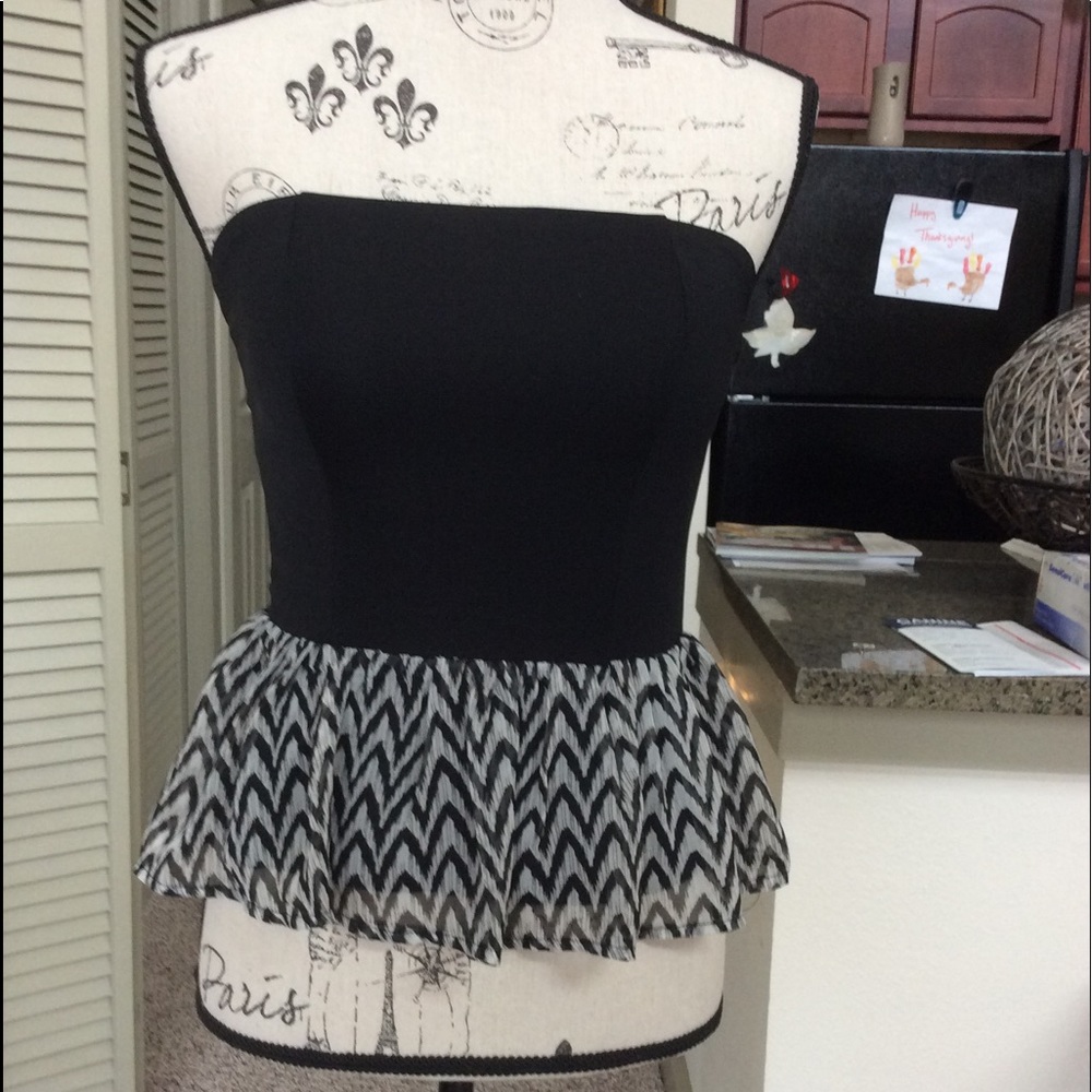 ๐ Peplum Strapless Top ๐ - Picture 1 of 6