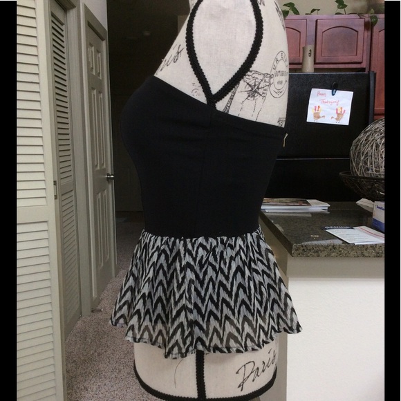 💋 Peplum Strapless Top 💋 - Picture 3 of 6