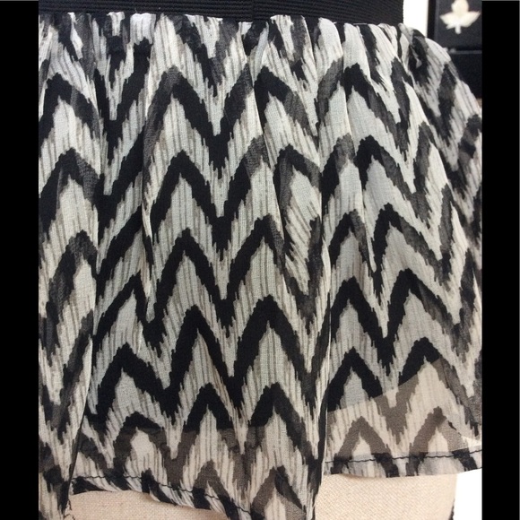 💋 Peplum Strapless Top 💋 - Picture 6 of 6