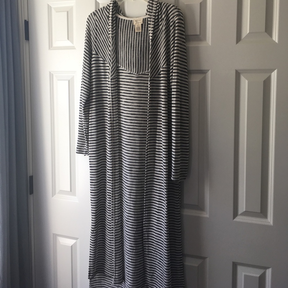 Beautiful long gray and white striped cardigan