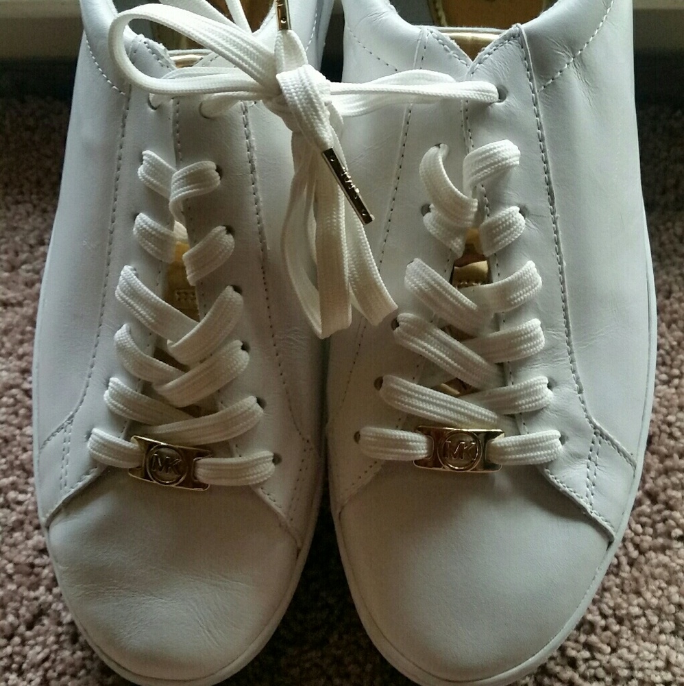 Women's Shoes/never been worn.