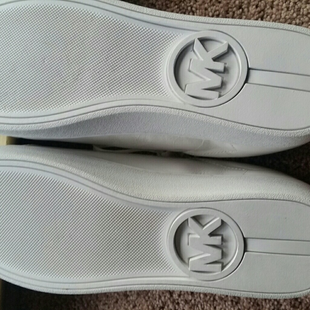 Women's Shoes/never been worn. - Picture 2 of 6