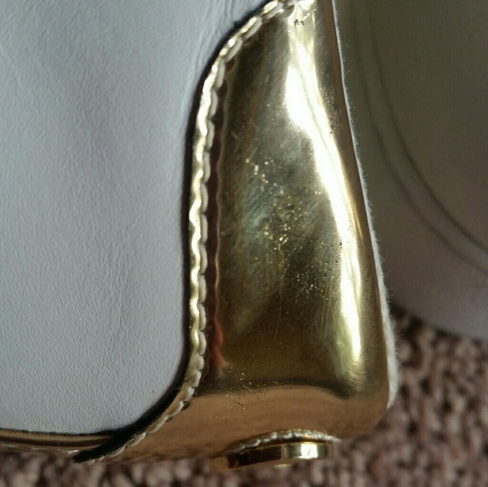 Women's Shoes/never been worn. - Picture 5 of 6
