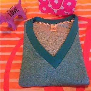 💕 PINK Cozy V-Neck Sweater!