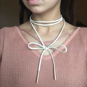 Tie choker