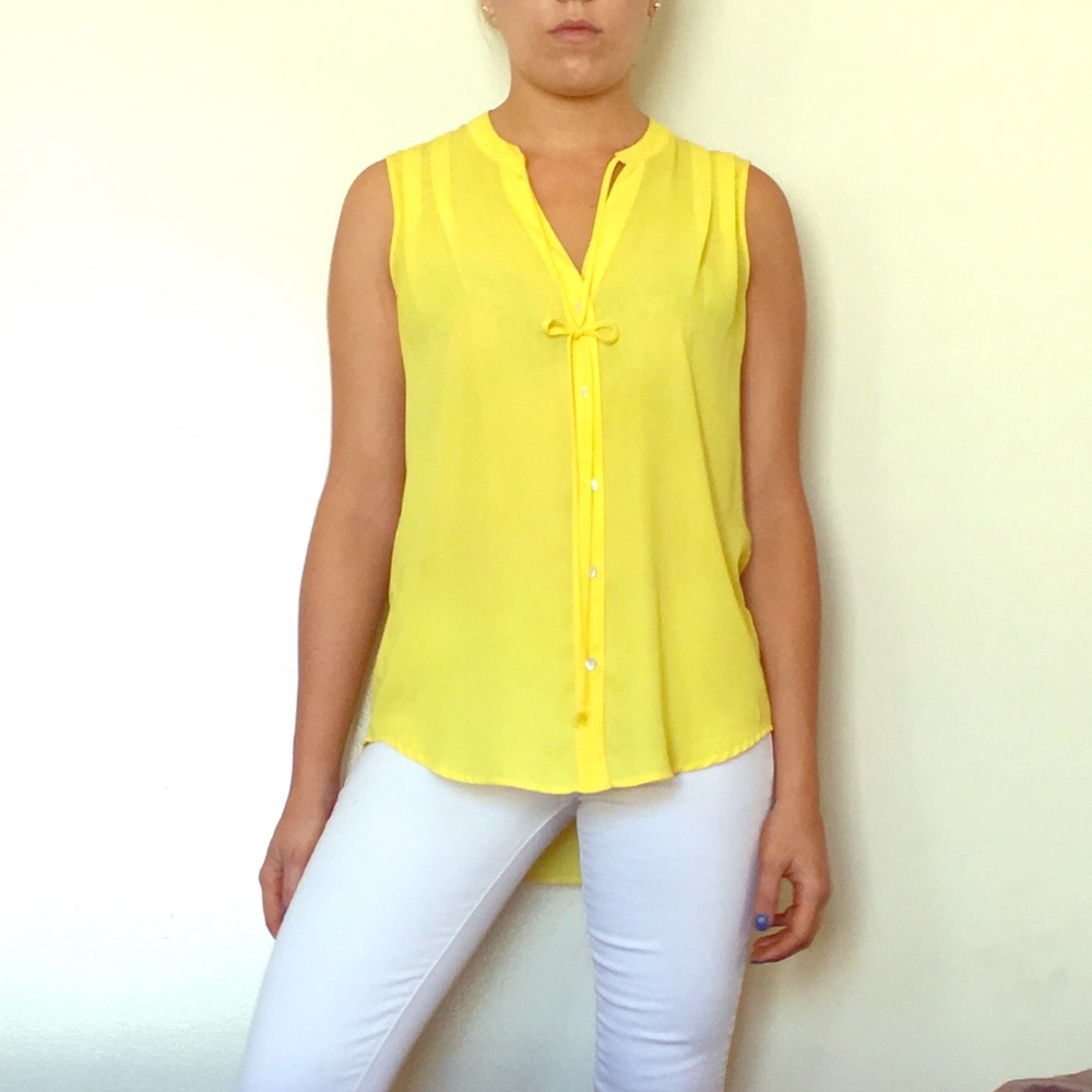 Daniel Rainn yellow blouse business casual Gucci
