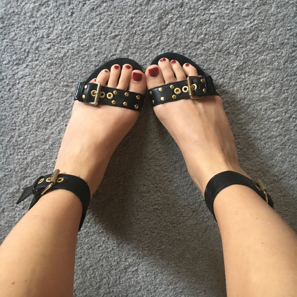 Super cute dressy sandals 😍