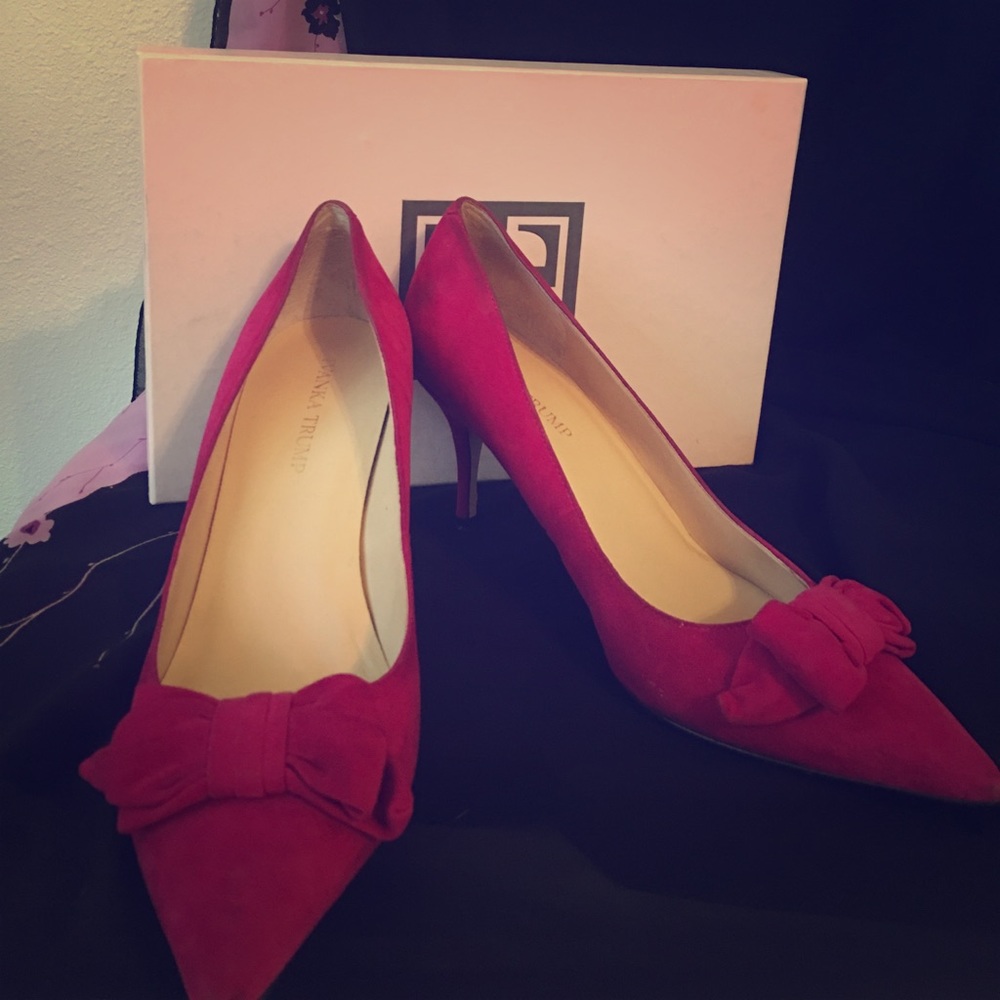 Ivanka Trump Pink Pointy-Toed Pumps