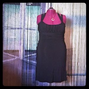 Perfect little black dress for your fall events 🍂