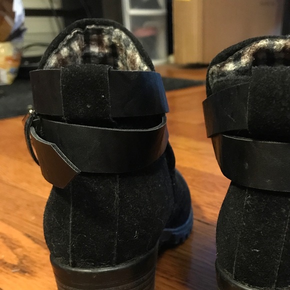 Black suede booties size 6 with wrap around strap - Picture 4 of 5