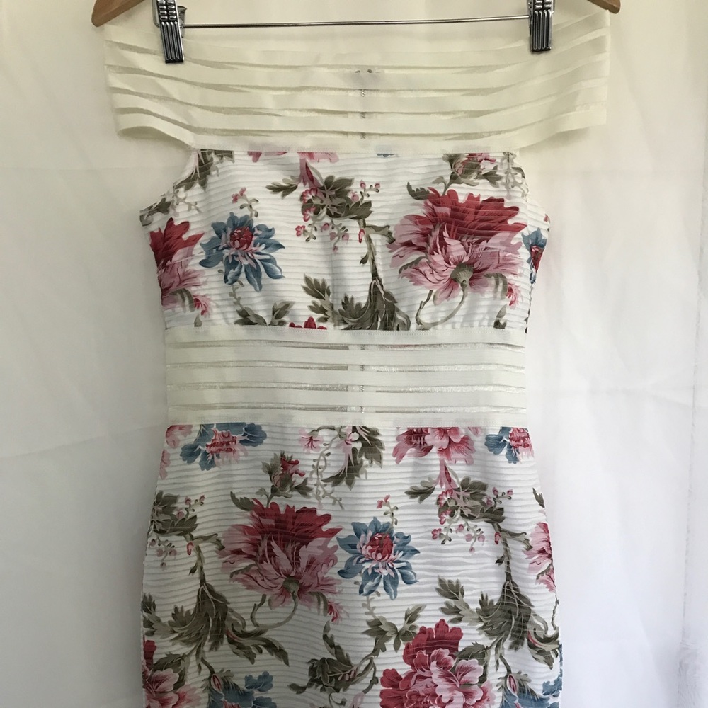 Sprinkle petals wherever you go w a flower dress