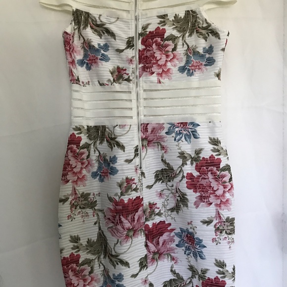 Sprinkle petals wherever you go w a flower dress - Picture 4 of 4