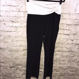 VICTORIA'S SECRET Yoga Pants Straight Leg Black Md