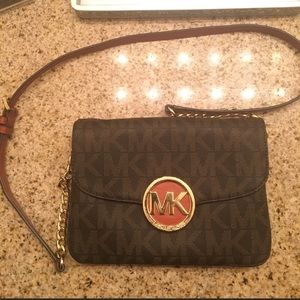 Michael kors crossbody bag