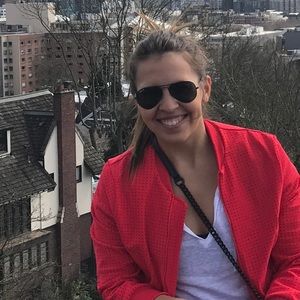 Meet your Posher, Emma