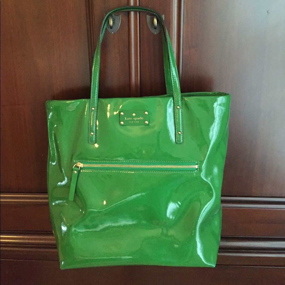 EUC Bright Green Kate Spade bucket bag