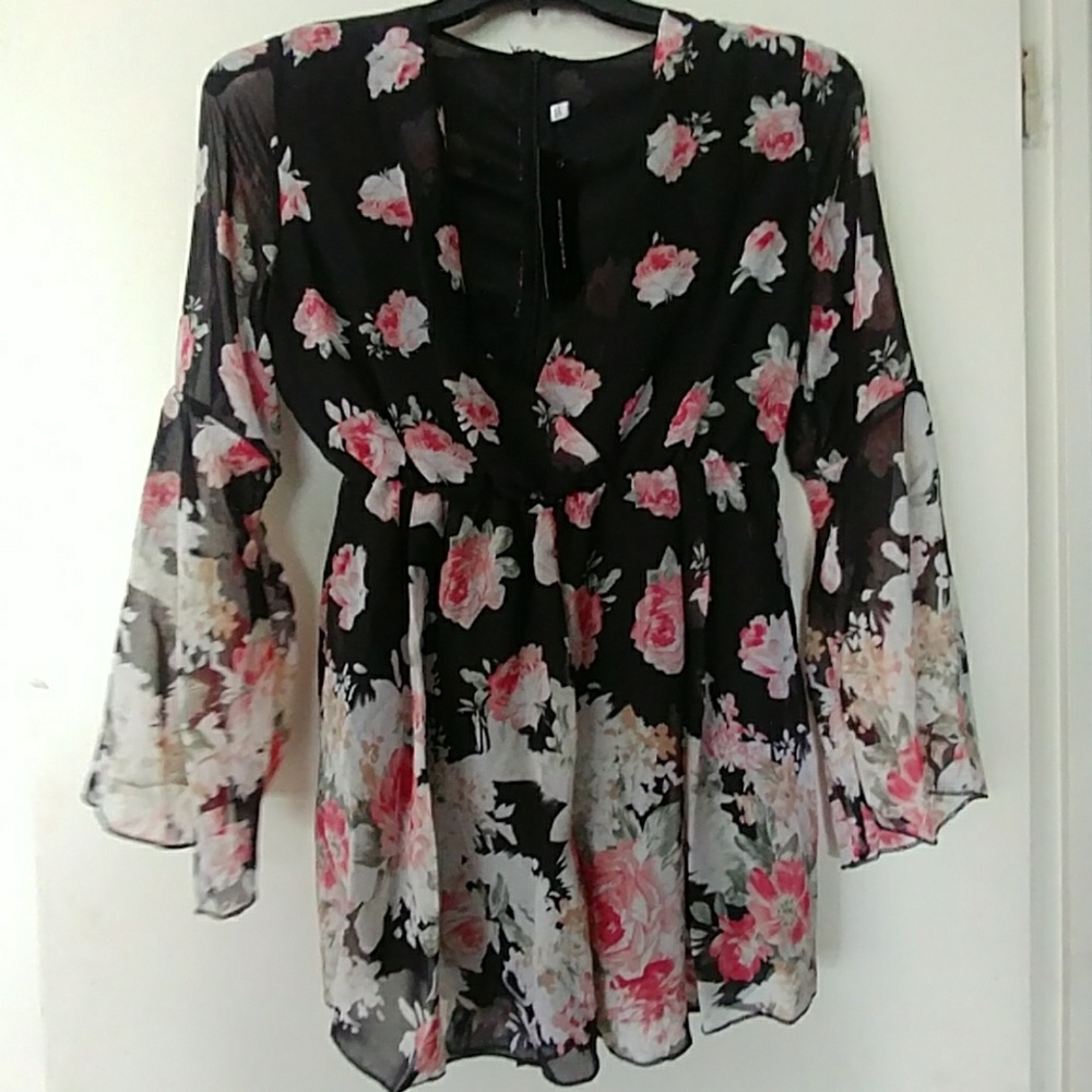 NWT BOHO SHEER FLORAL LINED ROMPER SIZE M - Picture 3 of 8